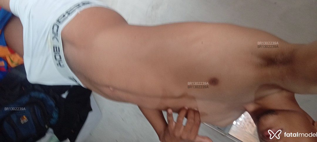 Acompanhante homem com cabelo castanho de olhos pretos em Santo Antônio de Jesus Acompanhante homem com cabelo castanho de olhos pretos em Santo Antônio de Jesus - Moren