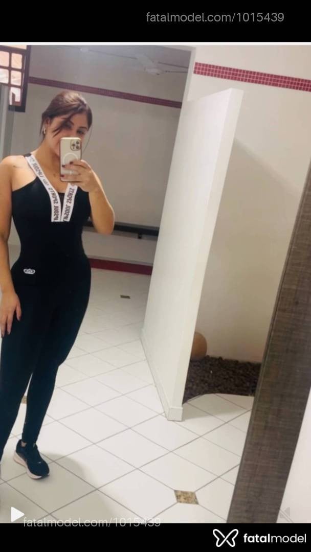 Acompanhante mulher com cabelo castanho de olhos castanhos - Brenda louise