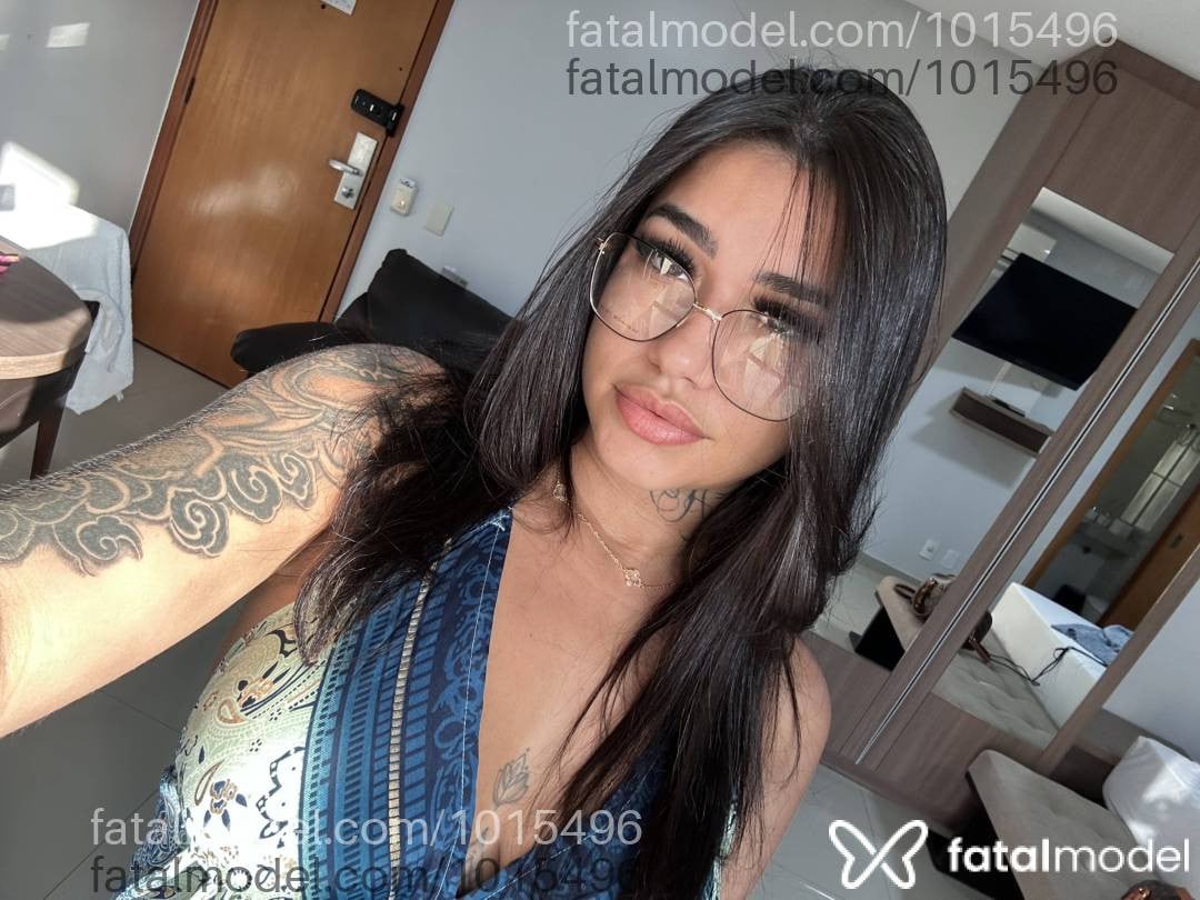 Acompanhante mulher morena (o) de olhos castanhos - Julia