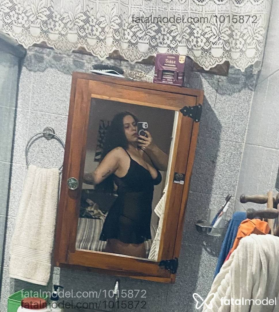 Acompanhante mulher com cabelo castanho de olhos castanhos - Lorena Garcia