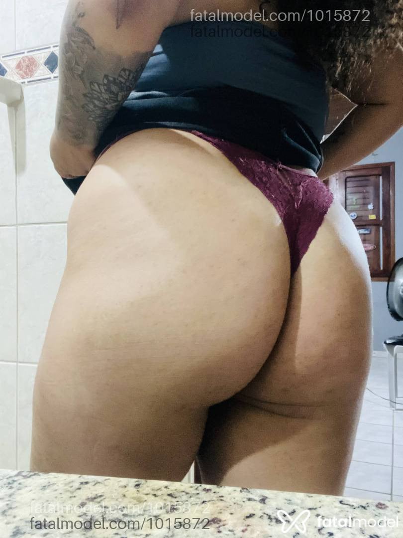 Acompanhante mulher com cabelo castanho de olhos castanhos - Lorena Garcia