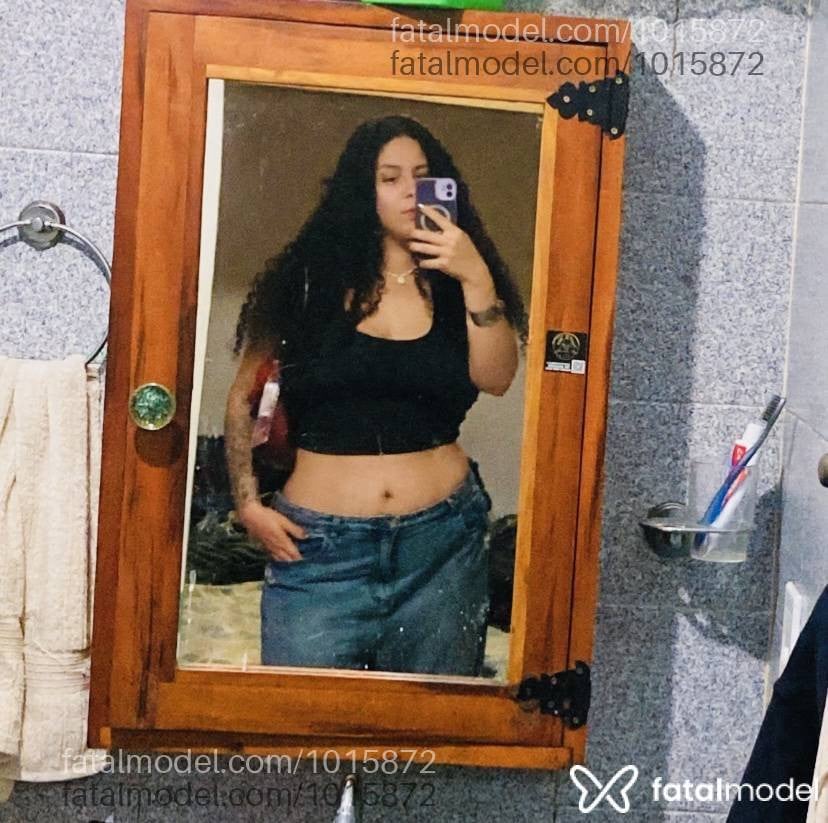 Acompanhante mulher com cabelo castanho de olhos castanhos - Lorena Garcia