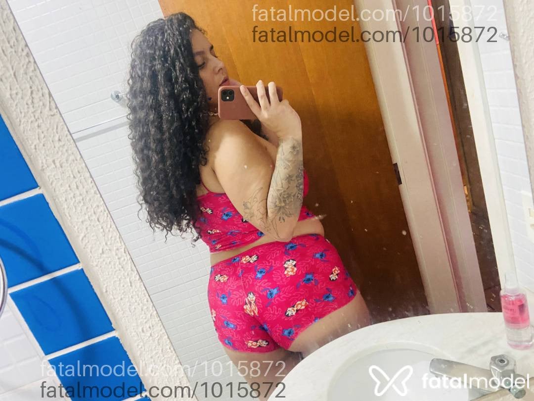 Acompanhante mulher com cabelo castanho de olhos castanhos - Lorena Garcia