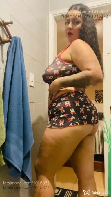 Acompanhante mulher com cabelo castanho de olhos castanhos em Ubatuba - Lorena Garcia