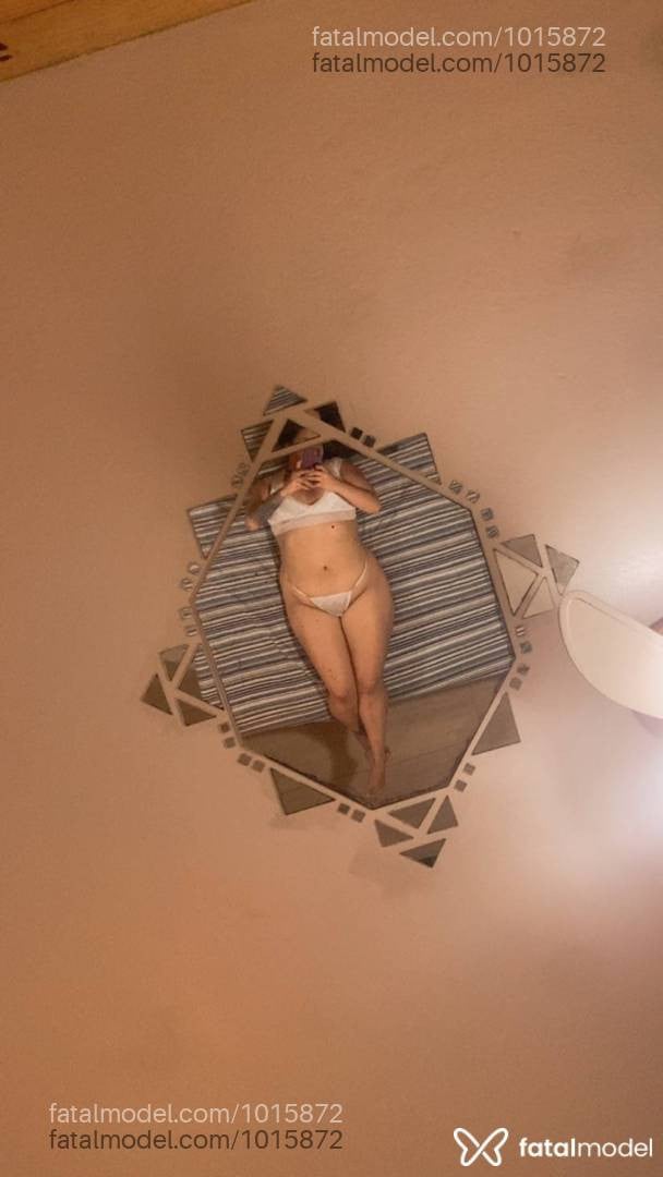 Acompanhante mulher com cabelo castanho de olhos castanhos - Lorena Garcia