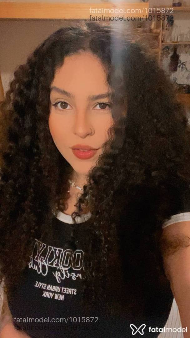Acompanhante mulher com cabelo castanho de olhos castanhos - Lorena Garcia