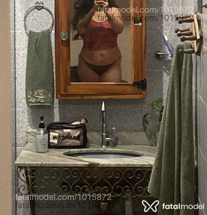 Acompanhante mulher com cabelo castanho de olhos castanhos em Ubatuba - Lorena Mendes