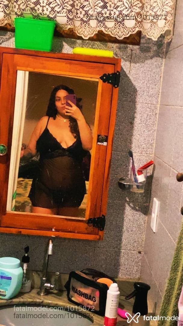 Acompanhante mulher com cabelo castanho de olhos castanhos - Lorena Garcia
