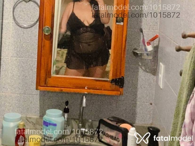 Acompanhante mulher com cabelo castanho de olhos castanhos - Lorena Garcia