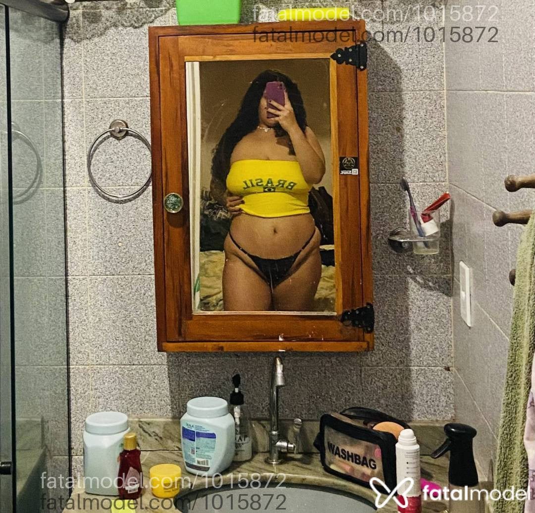 Acompanhante mulher com cabelo castanho de olhos castanhos - Lorena Garcia