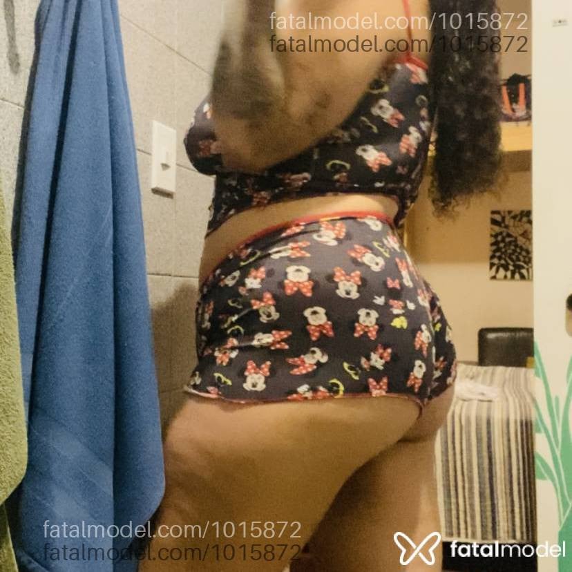 Acompanhante mulher com cabelo castanho de olhos castanhos em Ubatuba - Lorena Garcia
