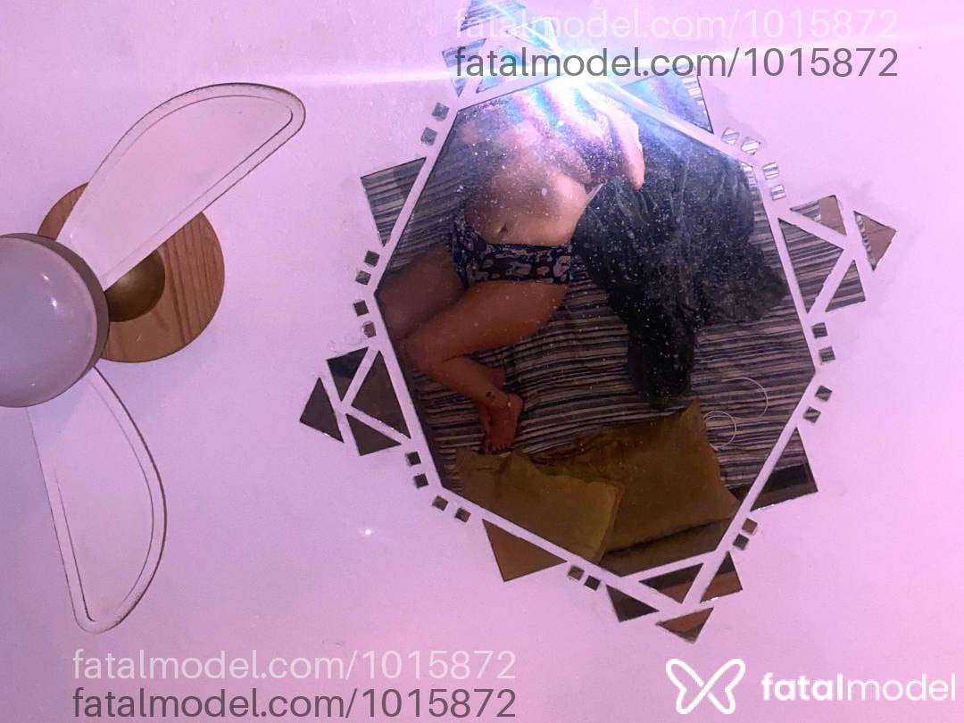 Acompanhante mulher com cabelo castanho de olhos castanhos - Lorena Garcia