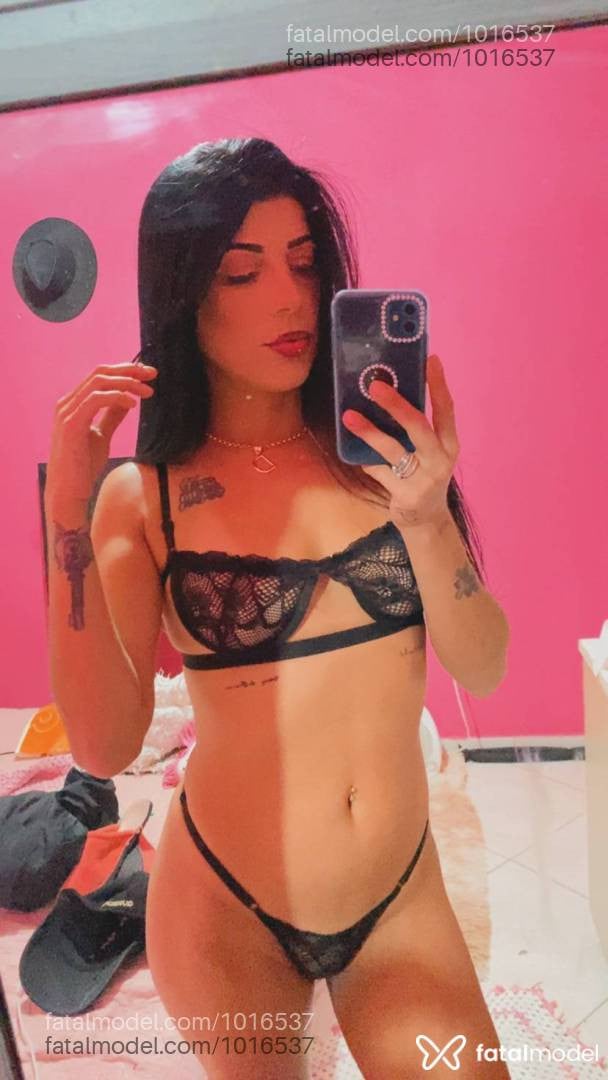 Acompanhante mulher morena (o) de olhos castanhos - Lívia