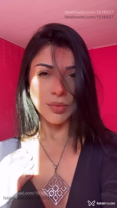 Acompanhante mulher morena (o) de olhos castanhos em Navegantes - Lívia
