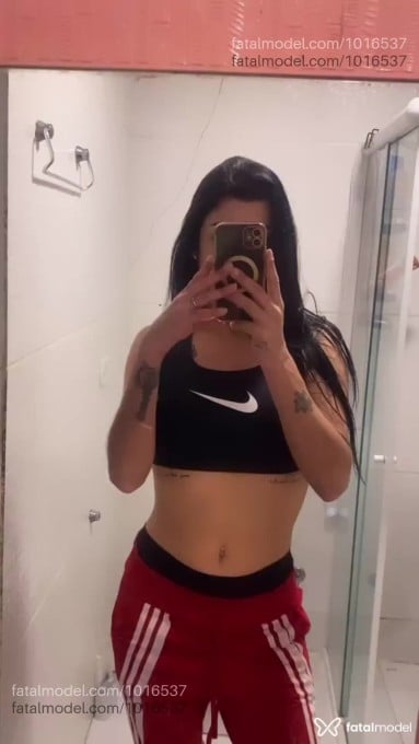 Acompanhante mulher morena (o) de olhos castanhos em Navegantes - Lívia