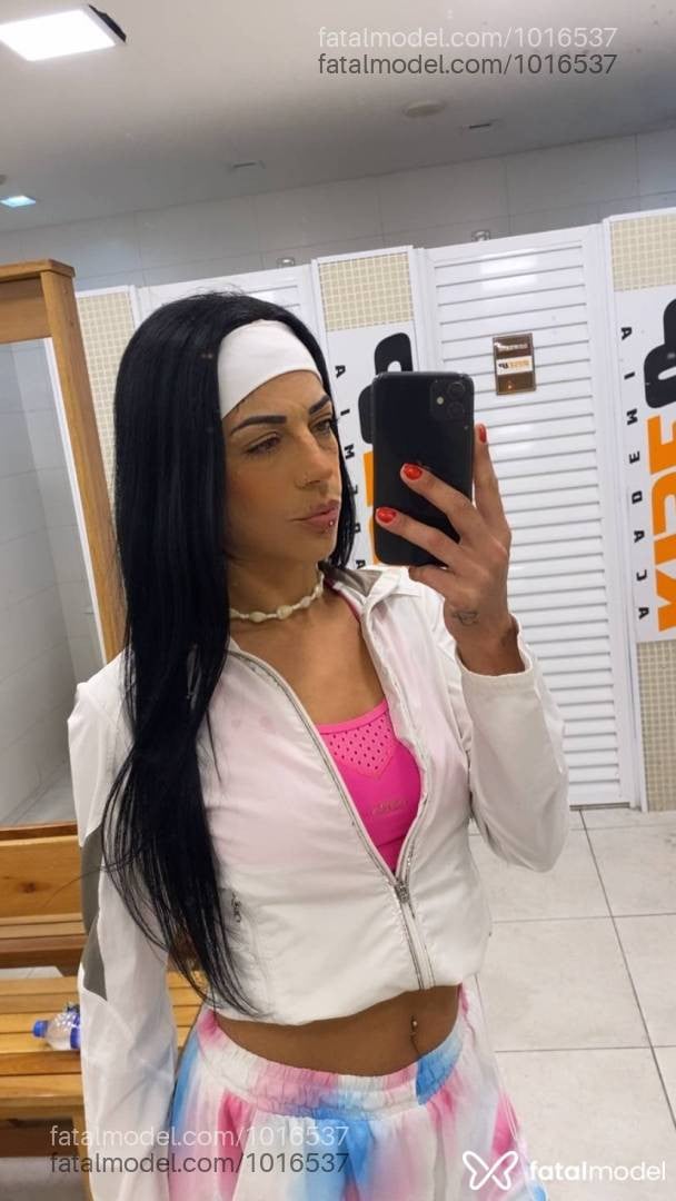 Acompanhante mulher morena (o) de olhos castanhos - Lívia