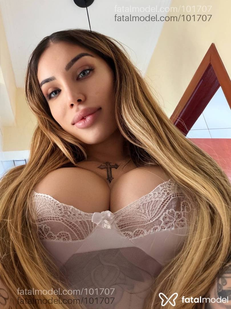 Acompanhante travesti loira (o) de olhos azuis em Pouso Alegre - Geisa Lopes