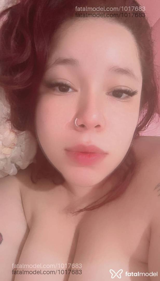 Acompanhante mulher loira (o) de olhos castanhos - Alice
