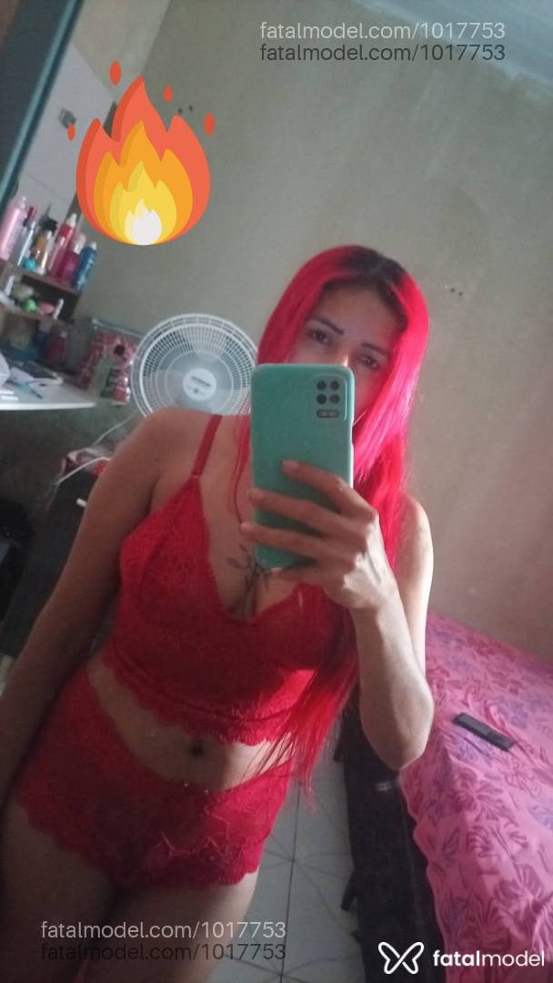 Acompanhante mulher ruiva (o) de olhos castanhos - Julia