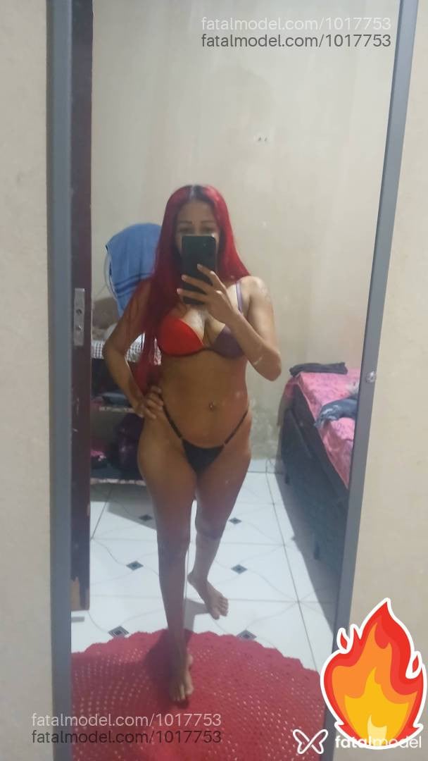 Acompanhante mulher ruiva (o) de olhos castanhos - Julia