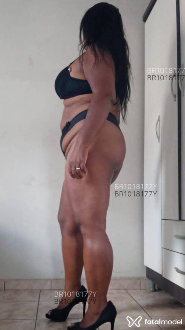 Acompanhante mulher com cabelo castanho de olhos pretos em Montes Claros Acompanhante mulher com cabelo castanho de olhos pretos em Montes Claros - Melissa