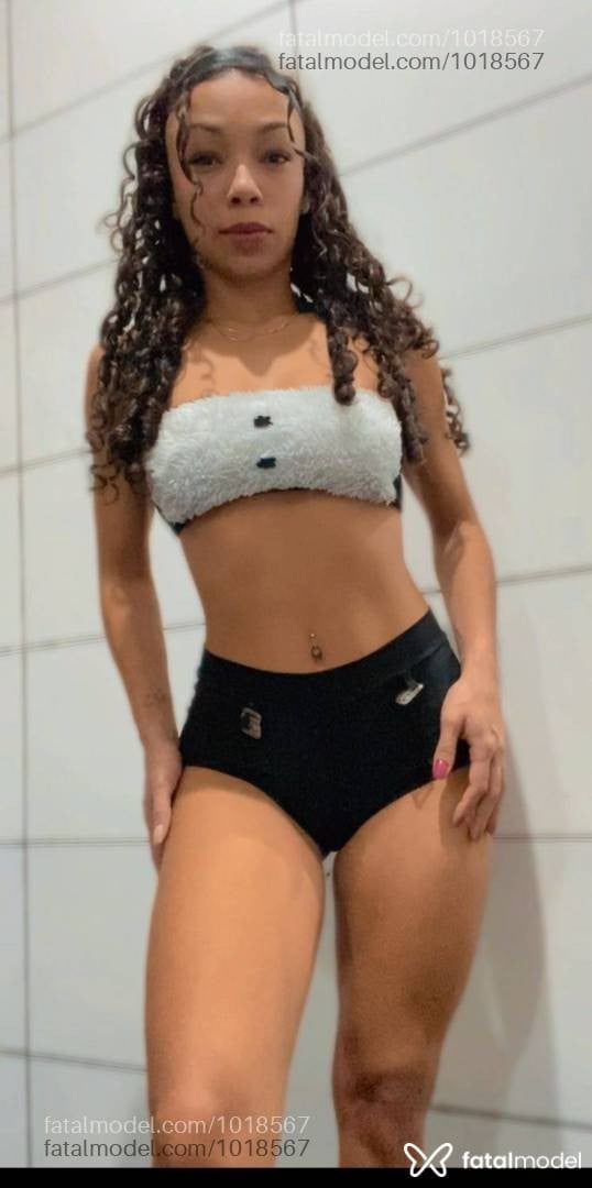Acompanhante mulher com cabelo castanho de olhos castanhos - Mel schmidt
