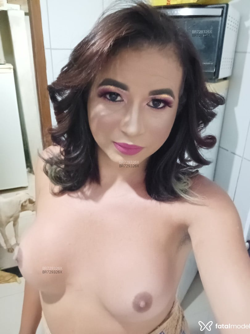 Acompanhante travesti morena (o) de olhos pretos em Anápolis - Letícia