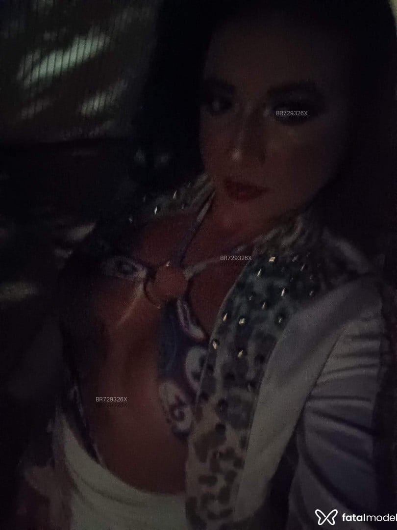 Acompanhante travesti morena (o) de olhos pretos em Anápolis - Letícia