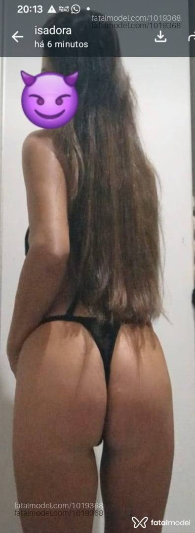 Acompanhante mulher com cabelo castanho de olhos verdes em Garopaba - Manu