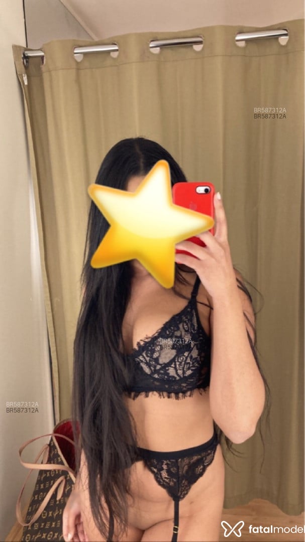 Acompanhante mulher morena (o) de olhos castanhos em São Paulo Acompanhante mulher morena (o) de olhos castanhos em São Paulo - Emily Ferraz