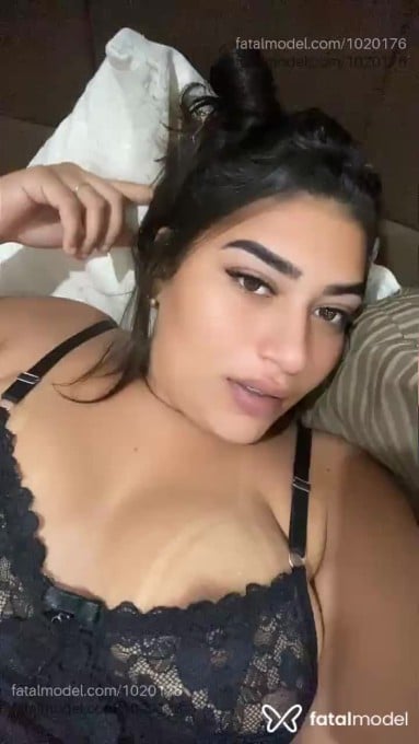 Acompanhante mulher morena (o) de olhos mel em Novo Progresso Acompanhante mulher morena (o) de olhos mel em Novo Progresso - Rúbia