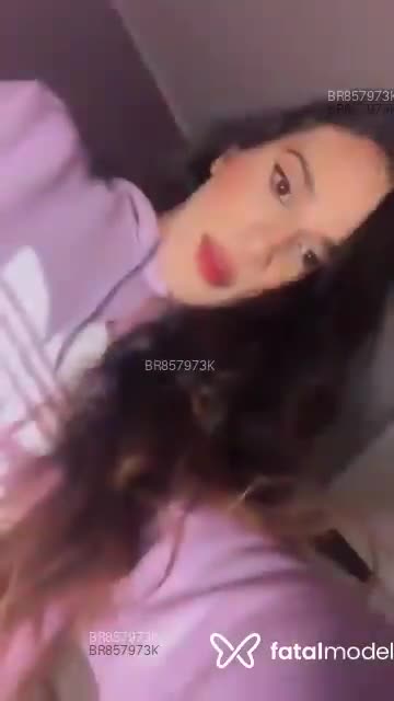 Acompanhante mulher trans com cabelo castanho de olhos castanhos em São Paulo - Gisele Gusmão