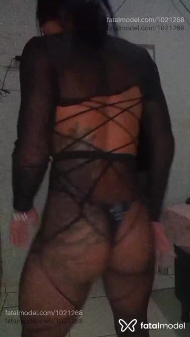 Acompanhante travesti morena (o) de olhos castanhos em Jataí - Yasmin