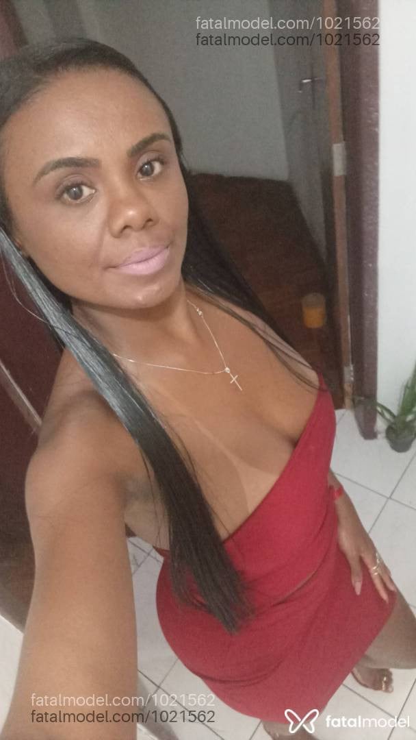 Acompanhante mulher com cabelo castanho de olhos pretos - Perola