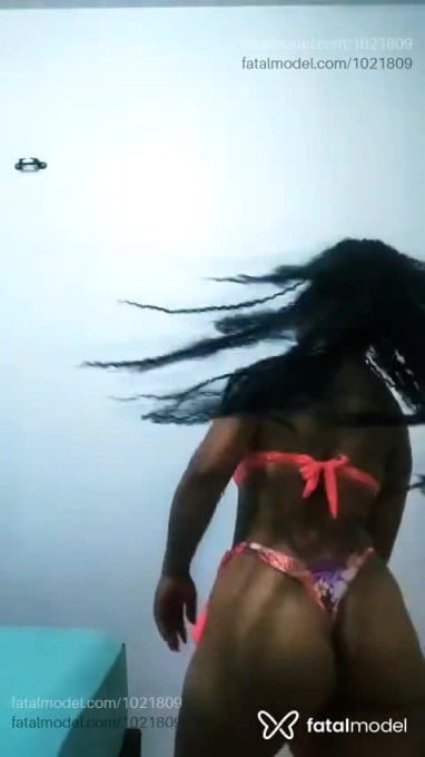 Acompanhante mulher morena (o) de olhos castanhos em Cascavel Acompanhante mulher morena (o) de olhos castanhos em Cascavel - Lua