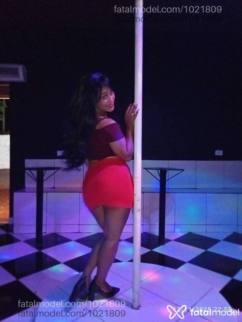 Acompanhante mulher morena (o) de olhos castanhos em Cascavel Acompanhante mulher morena (o) de olhos castanhos em Cascavel - Lua