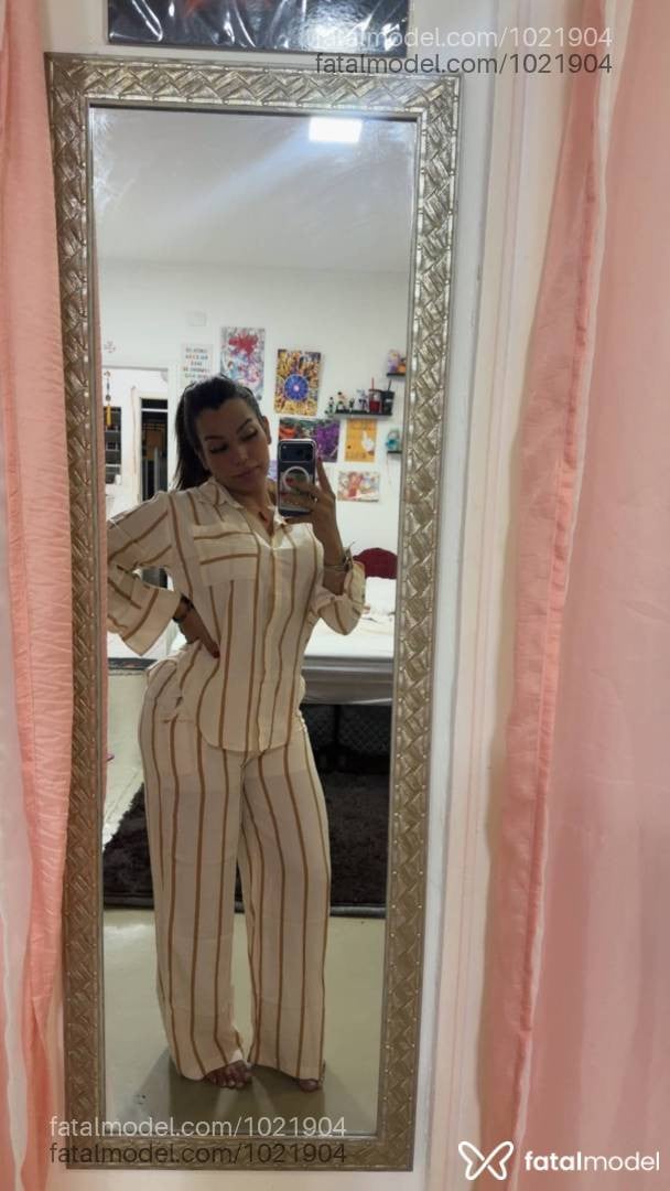 Acompanhante mulher trans com cabelo castanho de olhos castanhos - Yuna Mesquitta