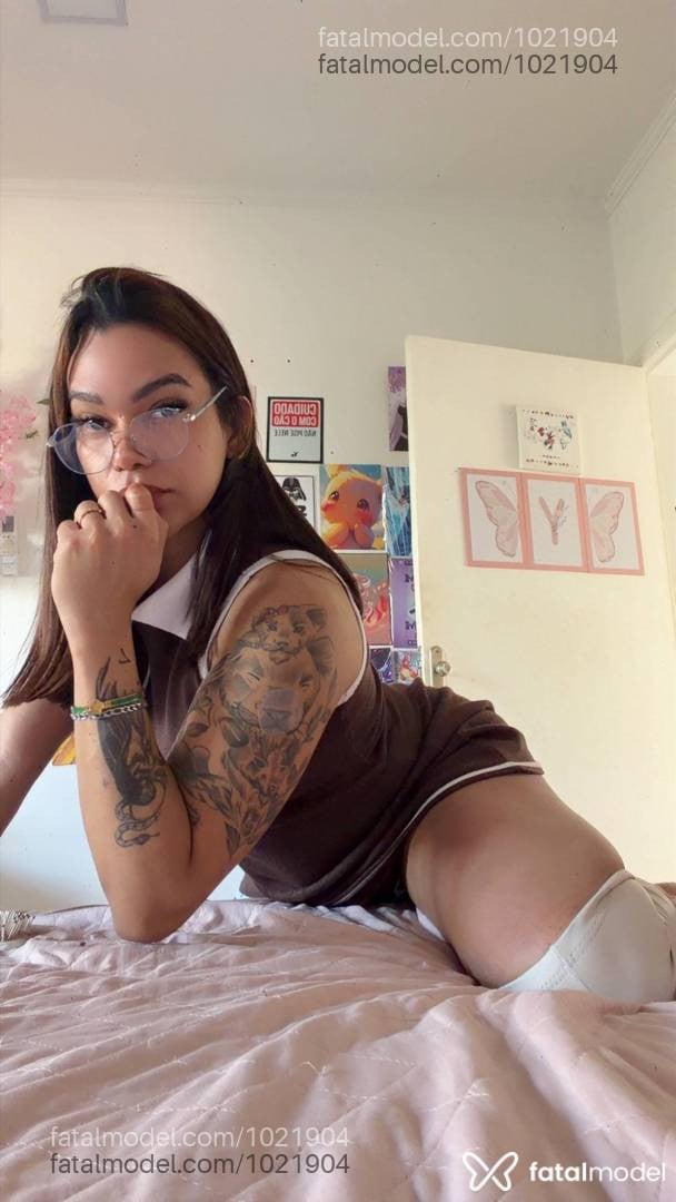 Acompanhante mulher trans com cabelo castanho de olhos castanhos - Yuna Mesquitta