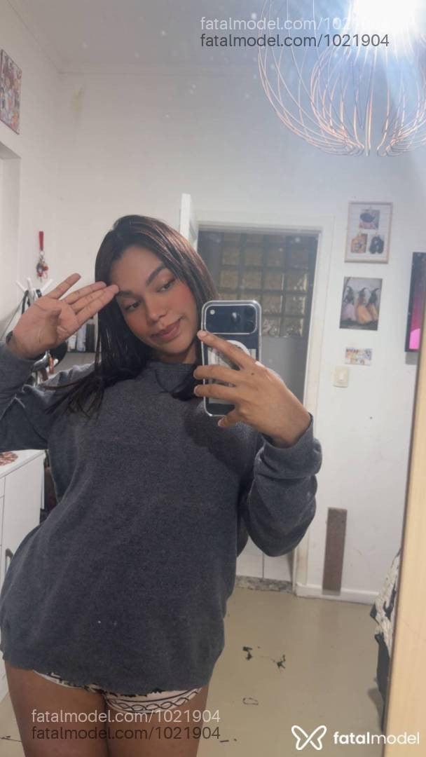 Acompanhante mulher trans com cabelo castanho de olhos castanhos em São Paulo - Yuna Mesquitta
