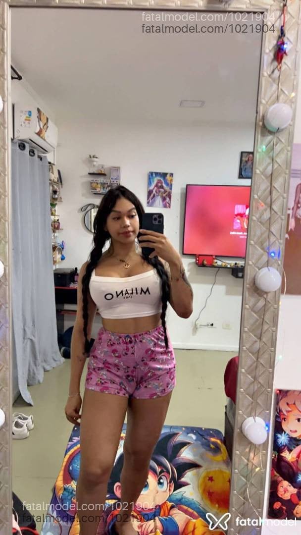 Acompanhante mulher trans com cabelo castanho de olhos castanhos - Yuna Mesquitta