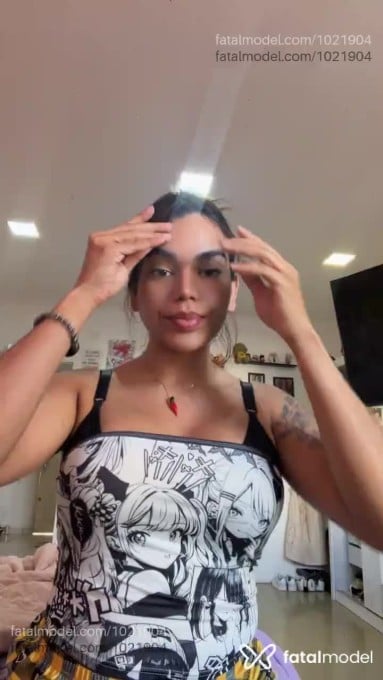 Acompanhante mulher trans com cabelo castanho de olhos castanhos em São Paulo - Yuna Mesquitta