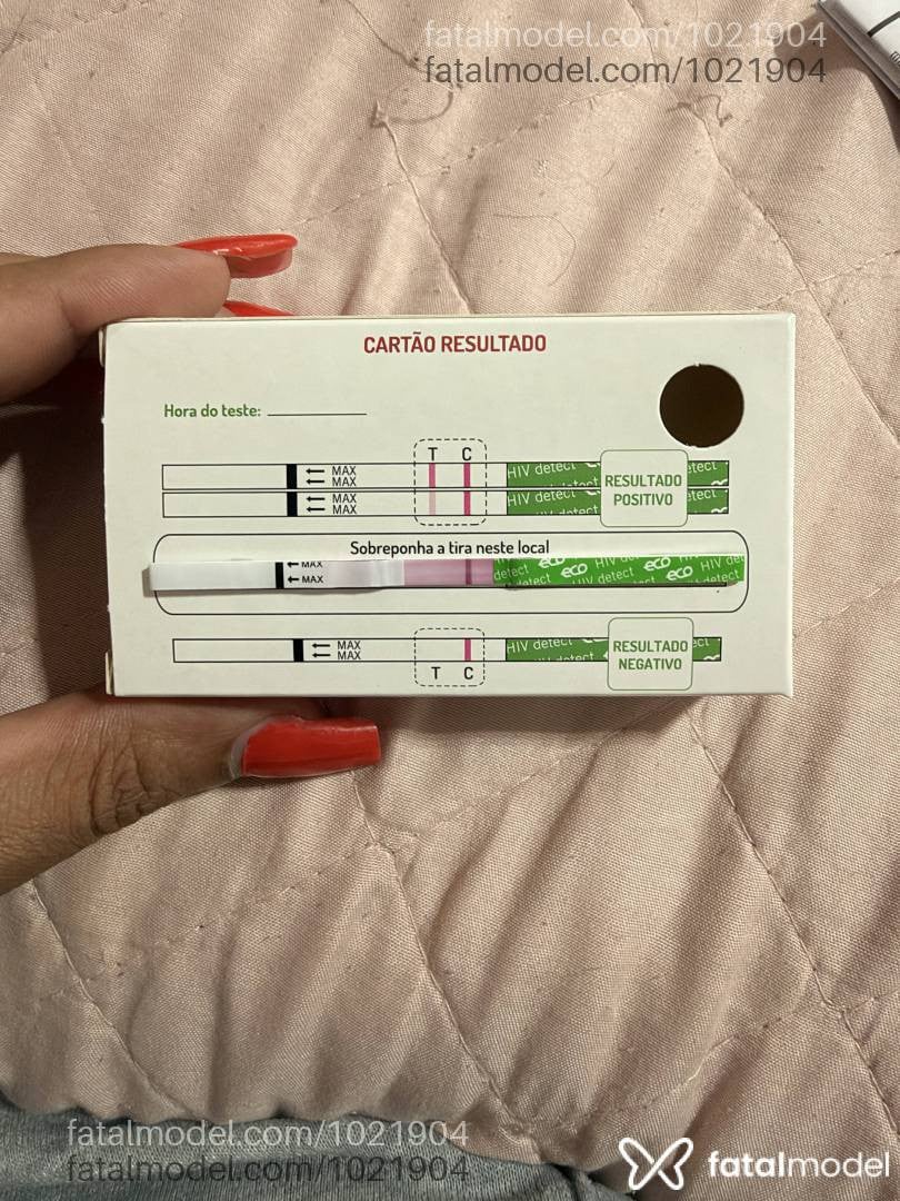 Acompanhante mulher trans com cabelo castanho de olhos castanhos - Yuna Mesquitta