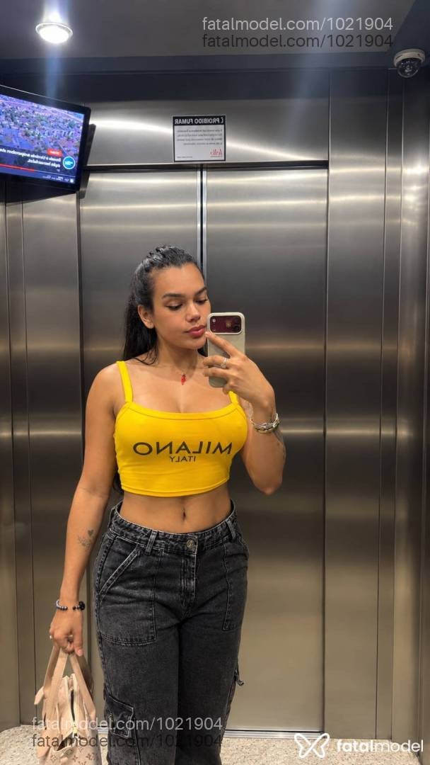 Acompanhante mulher trans com cabelo castanho de olhos castanhos - Yuna Mesquitta