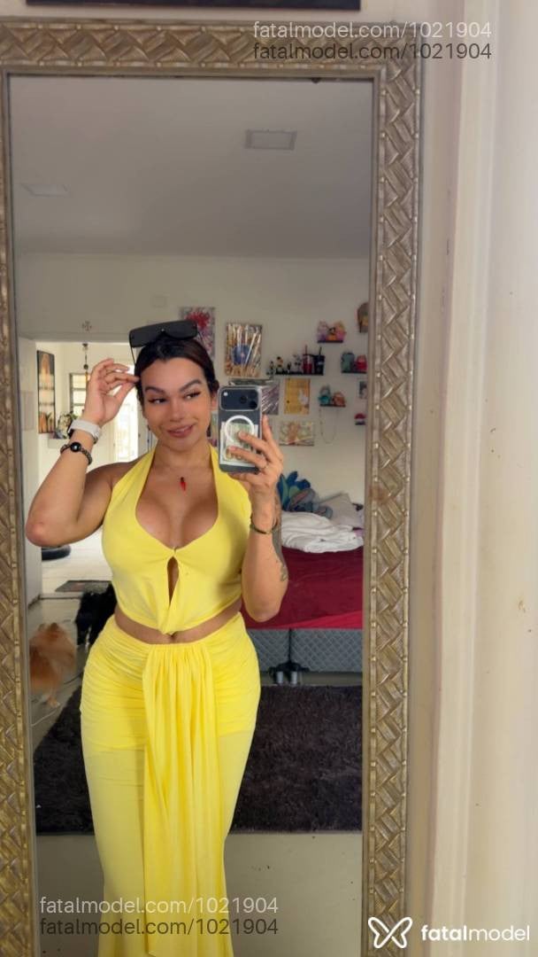 Acompanhante mulher trans com cabelo castanho de olhos castanhos - Yuna Mesquitta