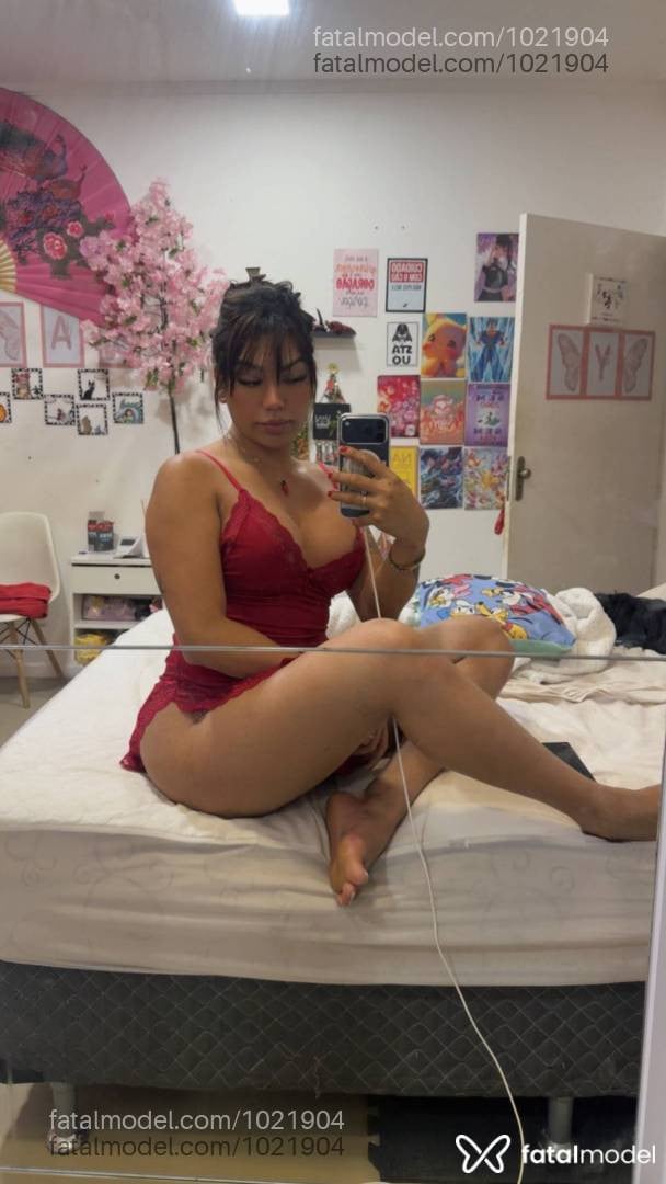 Acompanhante mulher trans com cabelo castanho de olhos castanhos - Yuna Mesquitta