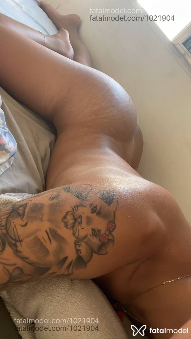 Acompanhante mulher trans com cabelo castanho de olhos castanhos - Yuna Mesquitta