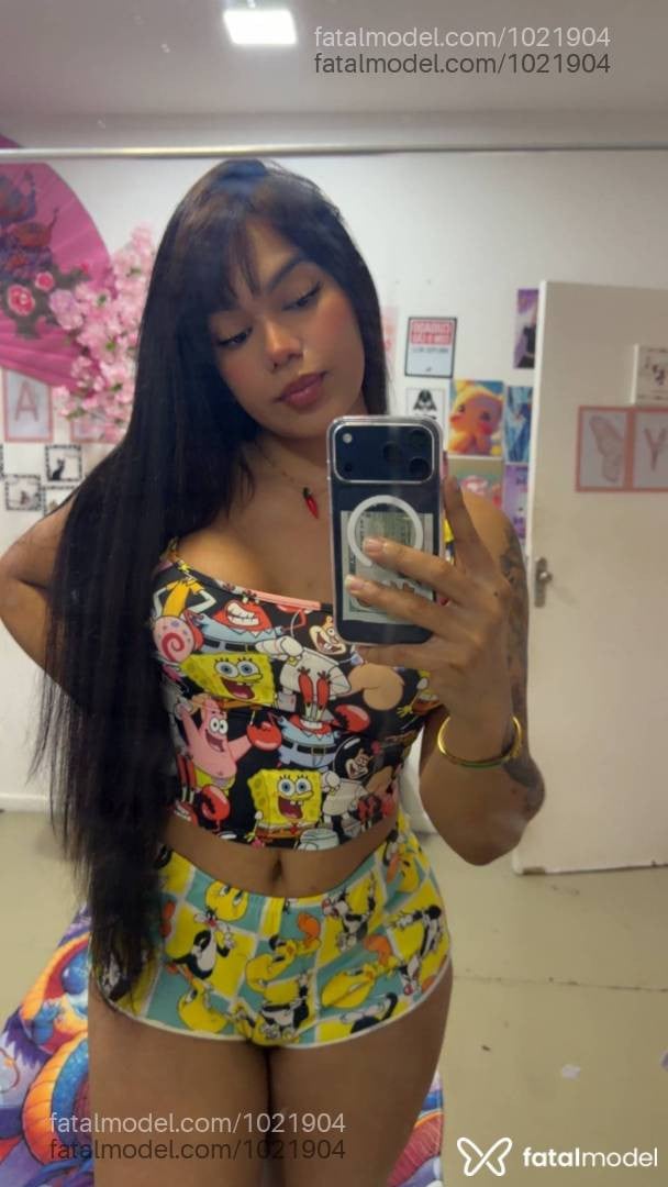 Acompanhante mulher trans com cabelo castanho de olhos castanhos em São Paulo - Yuna Mesquitta