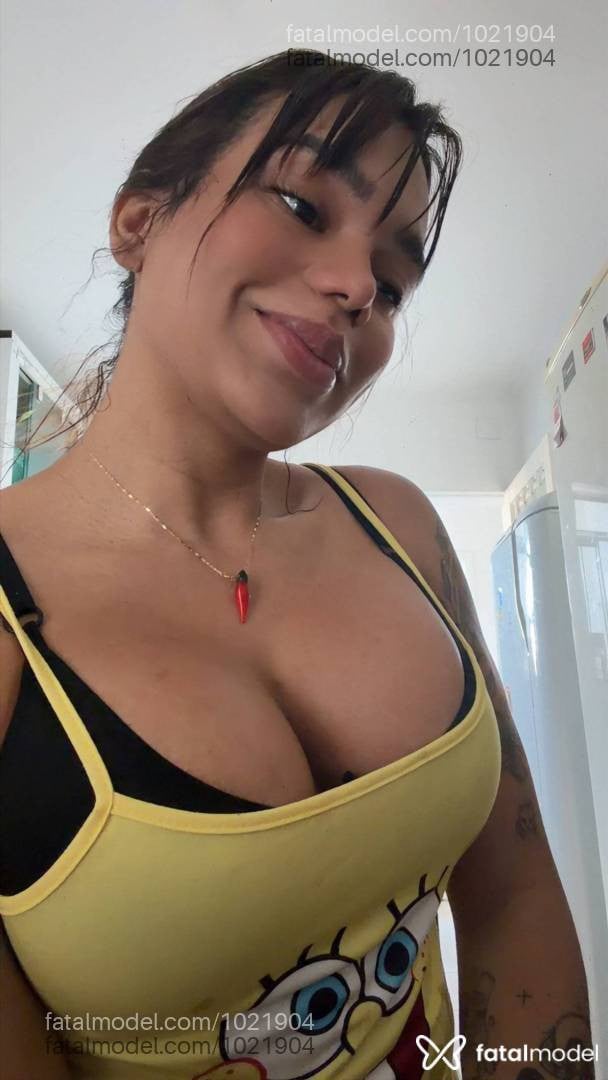 Acompanhante mulher trans com cabelo castanho de olhos castanhos em São Paulo - Yuna Mesquitta