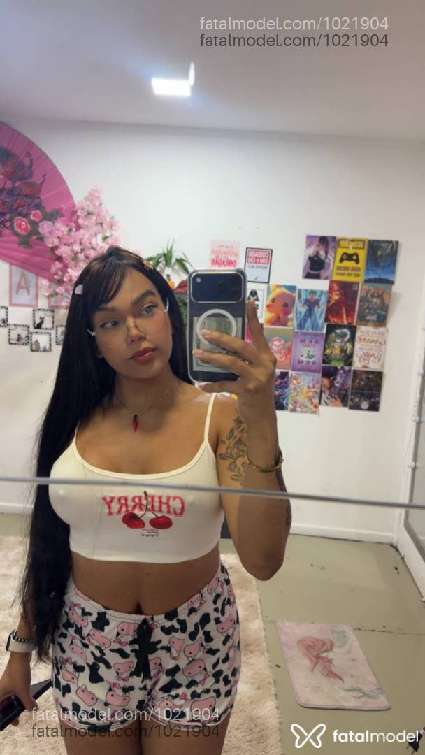 Acompanhante mulher trans com cabelo castanho de olhos castanhos em São Paulo - Yuna Mesquitta