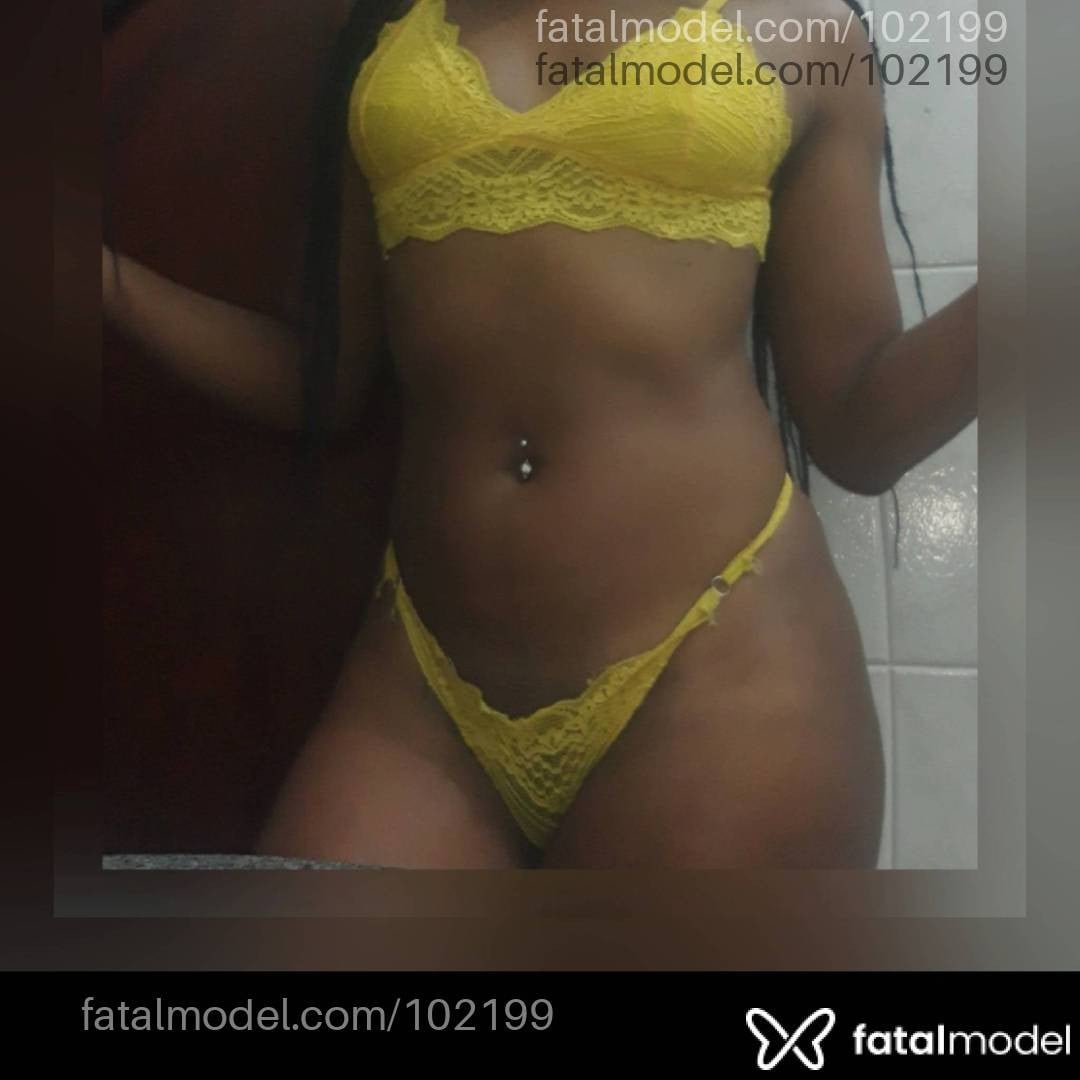 Acompanhante mulher morena (o) de olhos castanhos - HELEN LIBERAL